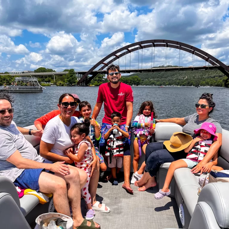 lake-austin-boat-rental-family-cruise-pennybacker-bridge